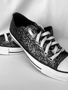 Converse Black Glitter Low-Top Sneakers w/ White Trim sz 6 women sz 4 men NEW